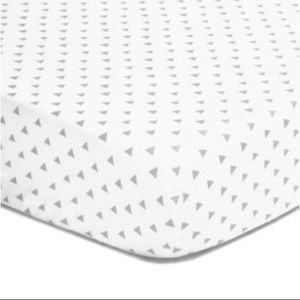 The Peanutshell Triangles Fitted Crib Sheet in Grey